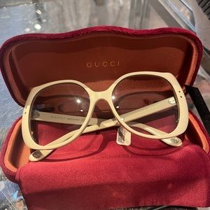 GUCCI GG0472S OVERSIZE SQUARE GLASSES IN IVORY